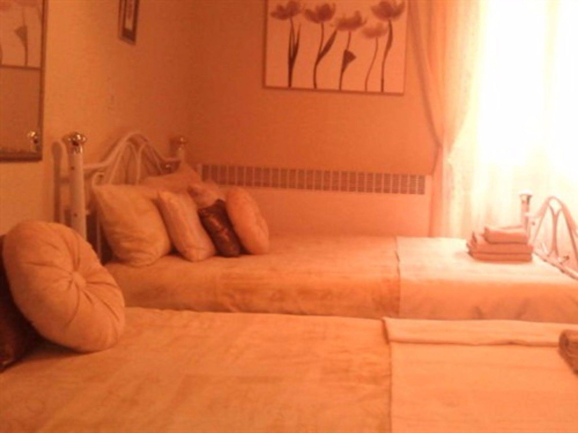 Sunset House Chambres De Hotes Magnac-Laval Экстерьер фото